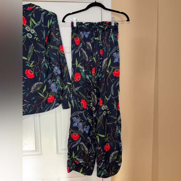 Aerie Navy Floral Pajama Set with Red and Green Accents size XS - Picture 7 of 7